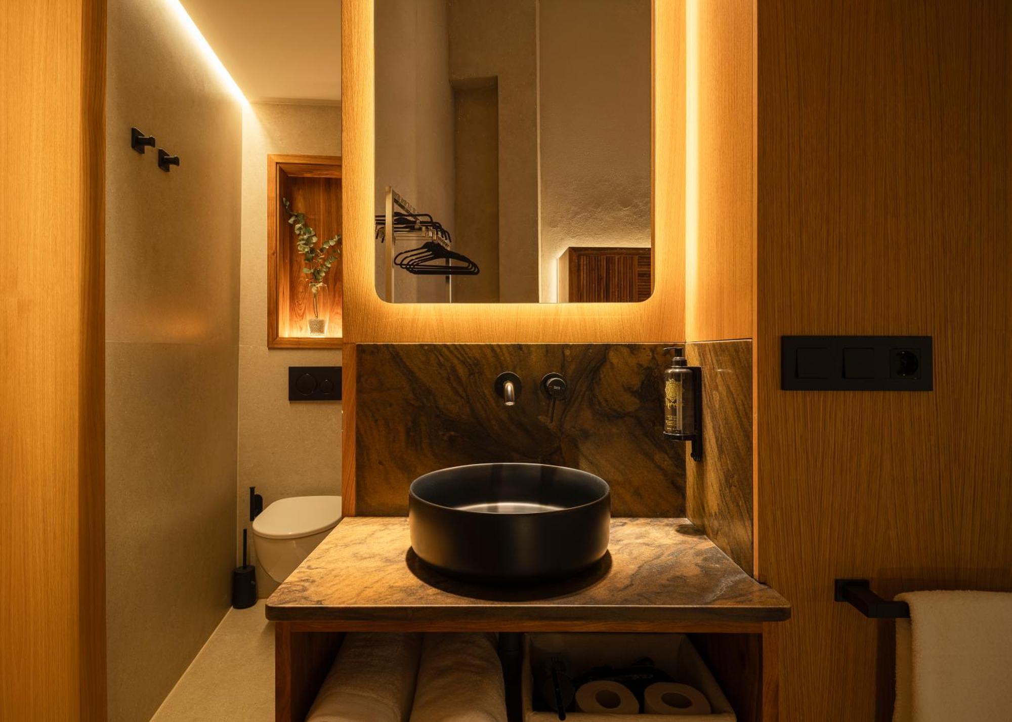 City Center - Avenue Luxury Apartment - Private Free Parking إشبيلية المظهر الخارجي الصورة